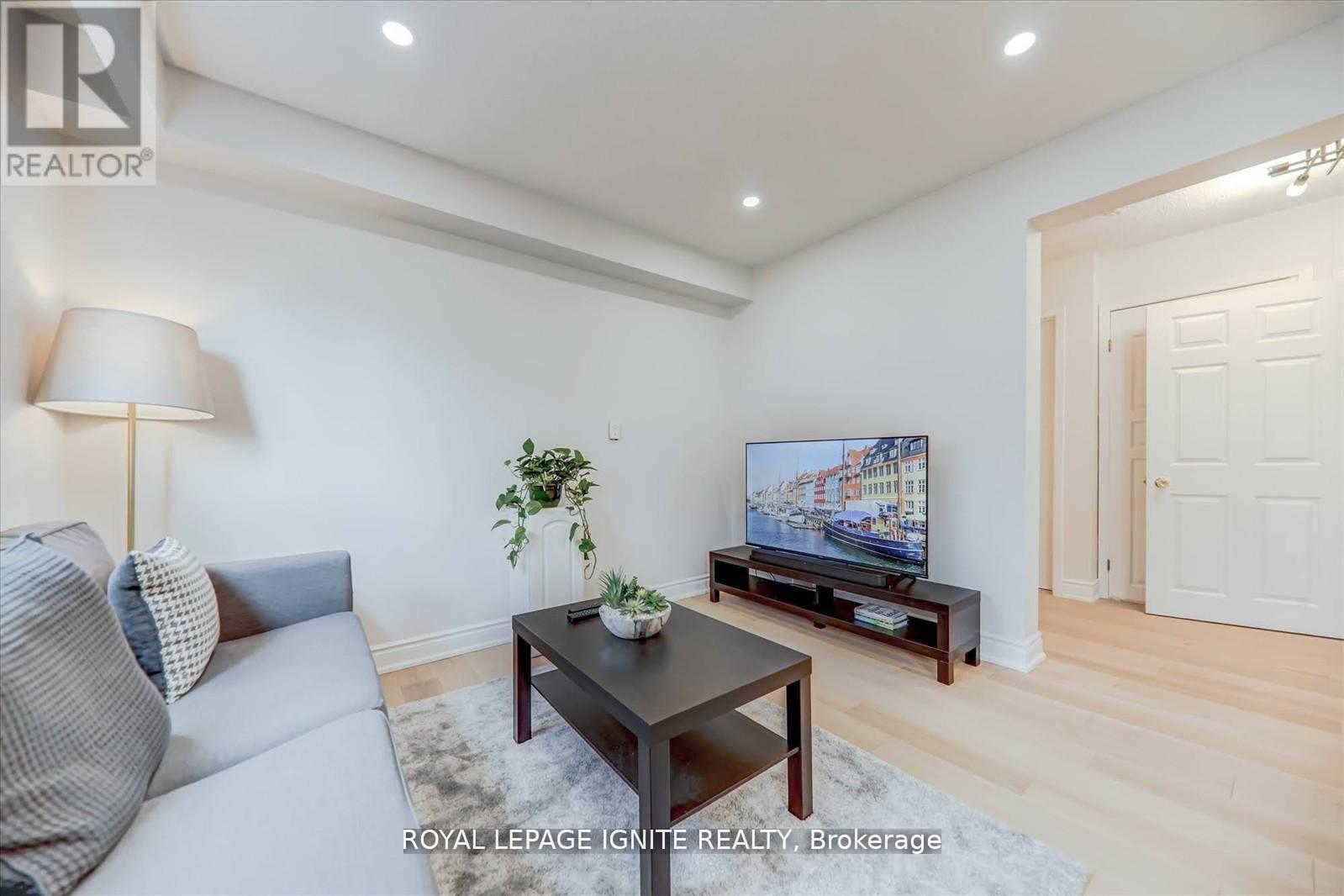 Main - 4023 Bishopstoke Lane, Mississauga, Ontario  L4Z 1H9 - Photo 24 - W12933180