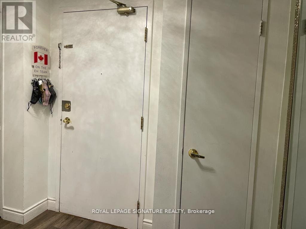 1906 - 155 Hillcrest Avenue, Mississauga, Ontario  L5B 3Z2 - Photo 2 - W12933196