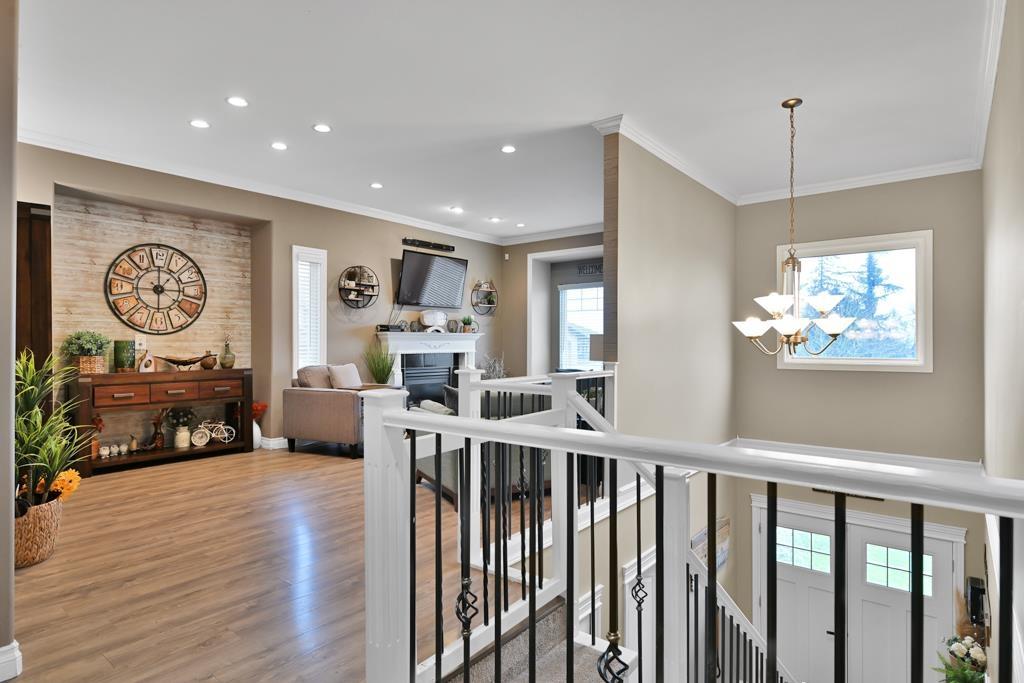 8021 Melburn Drive, Mission, British Columbia  V2V 7B6 - Photo 10 - R3100787