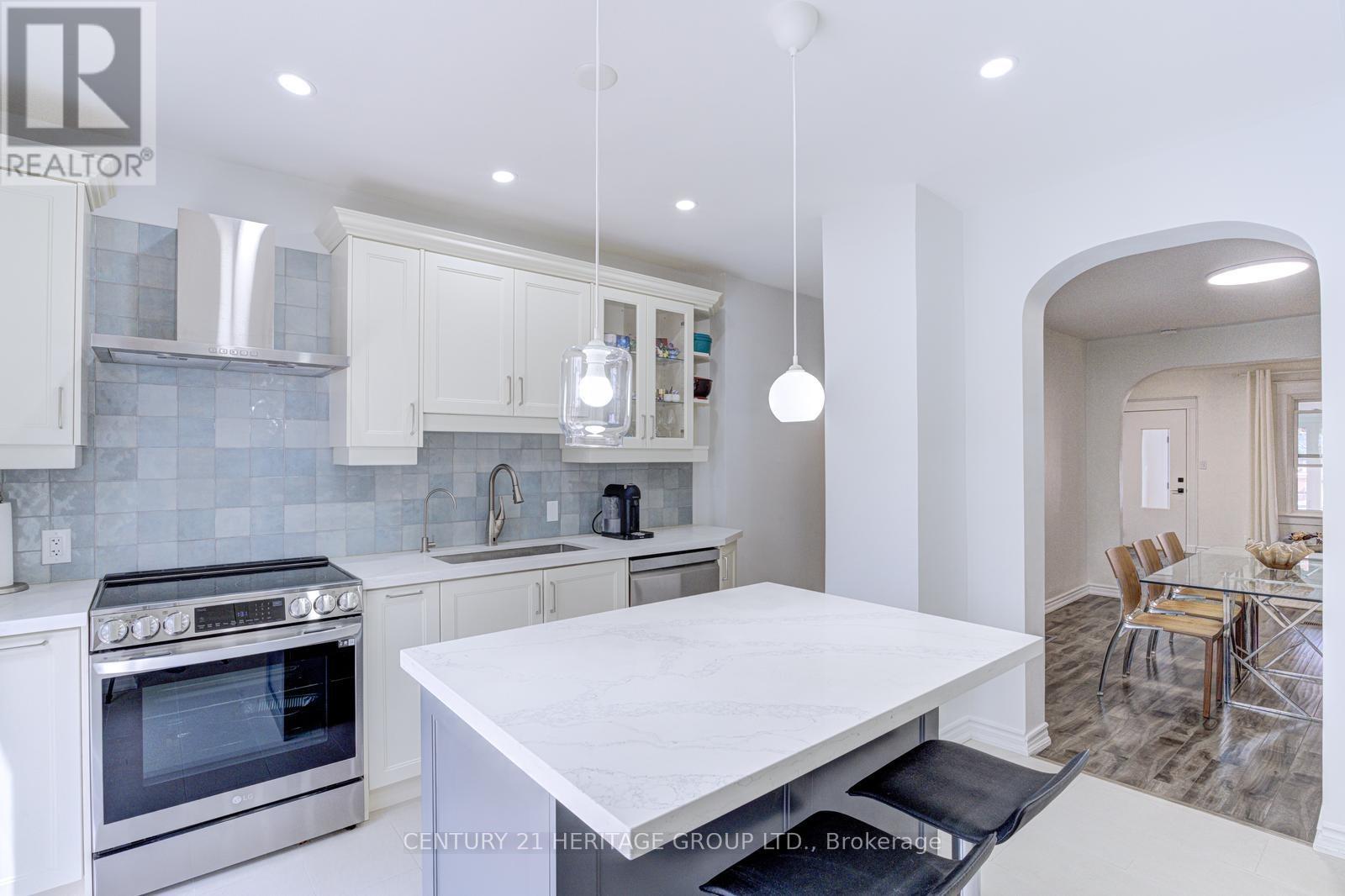 54 Roseheath Avenue, Toronto, Ontario  M4C 3P5 - Photo 23 - E12933116