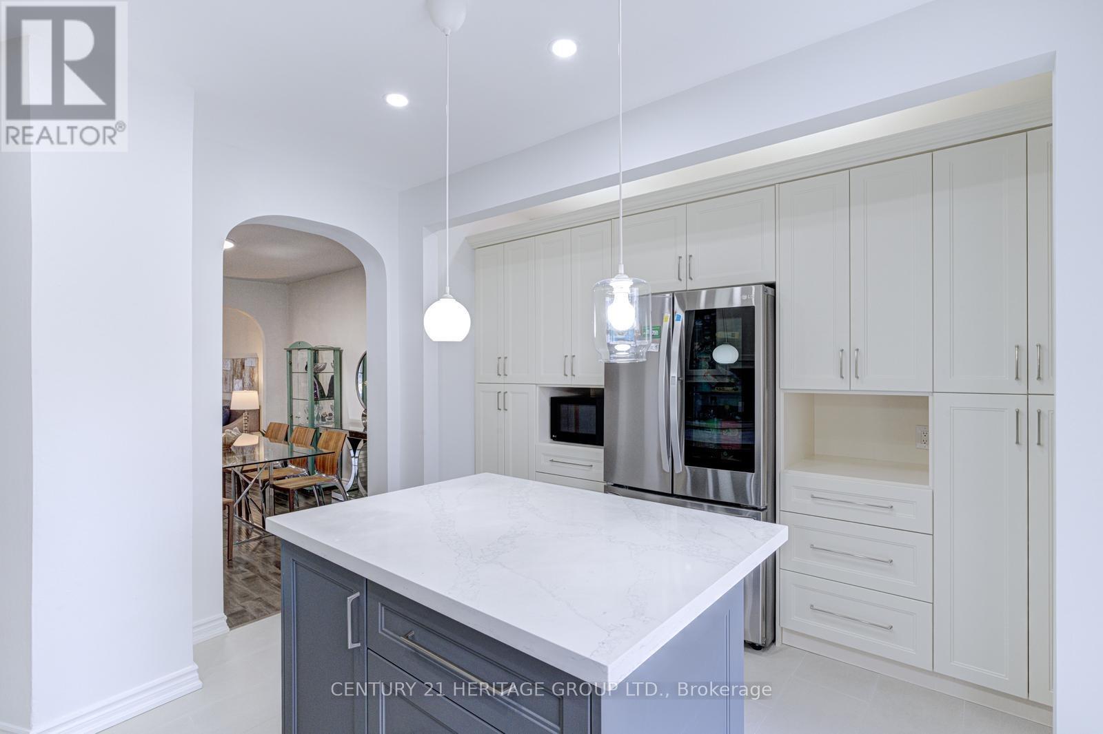 54 Roseheath Avenue, Toronto, Ontario  M4C 3P5 - Photo 21 - E12933116