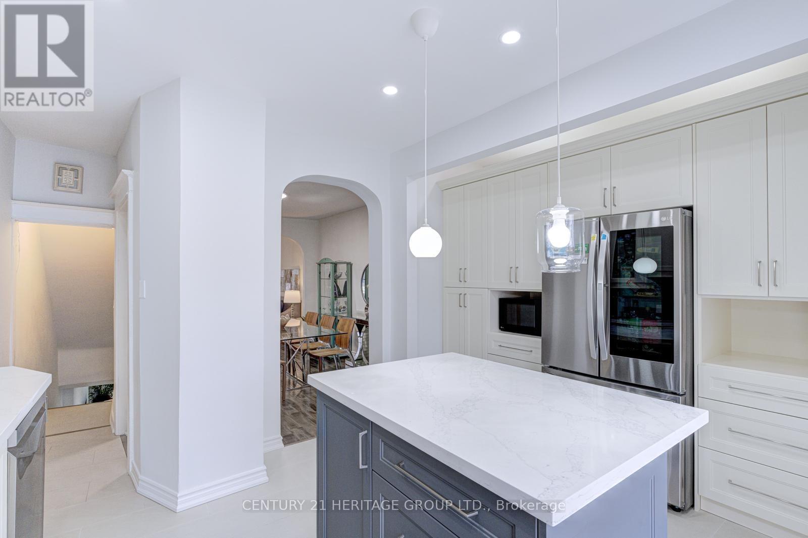 54 Roseheath Avenue, Toronto, Ontario  M4C 3P5 - Photo 19 - E12933116