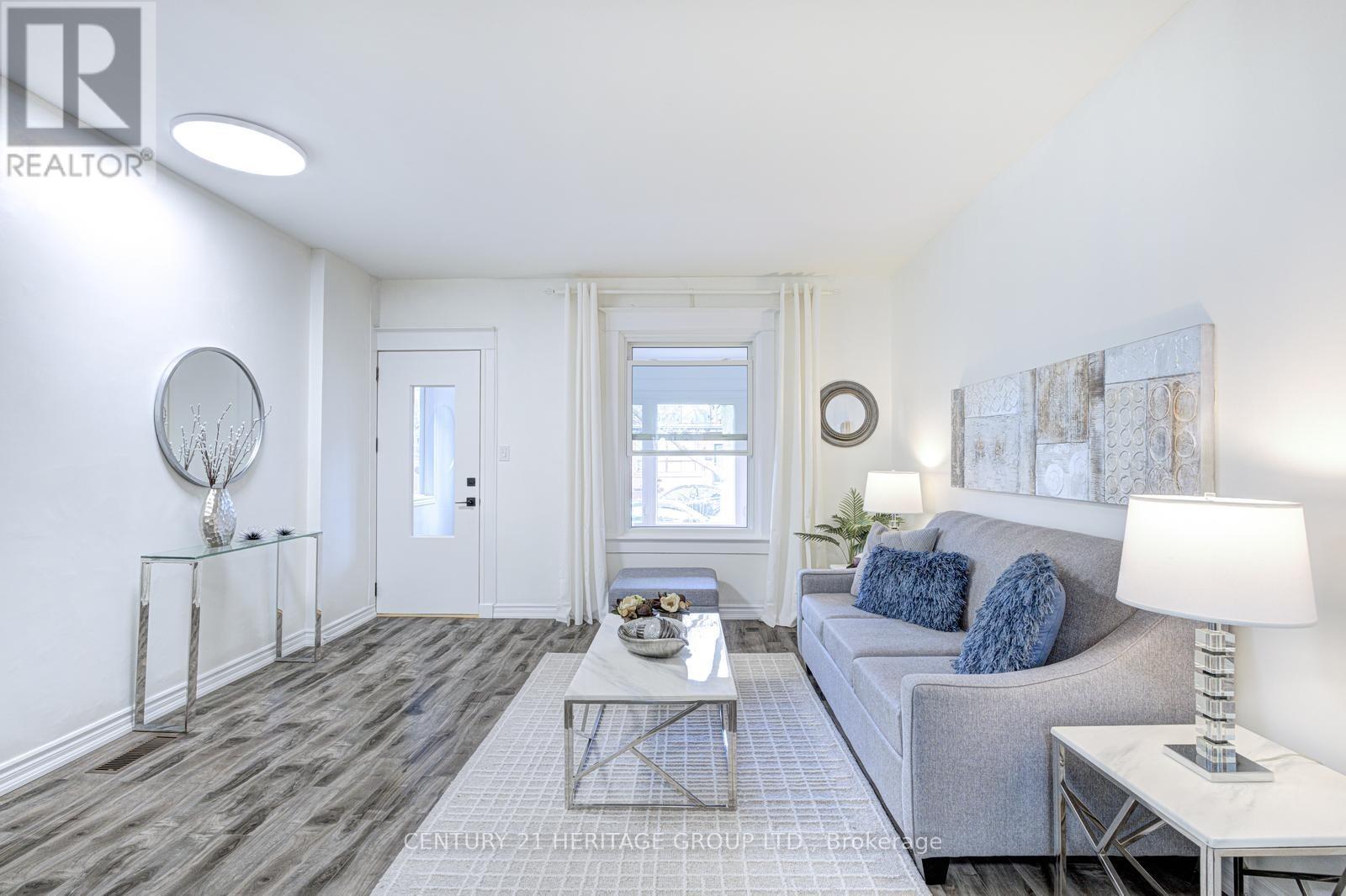 54 Roseheath Avenue, Toronto, Ontario  M4C 3P5 - Photo 12 - E12933116