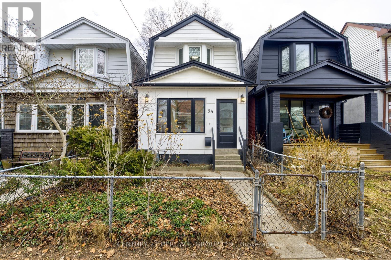 54 Roseheath Avenue, Toronto, Ontario  M4C 3P5 - Photo 2 - E12933116