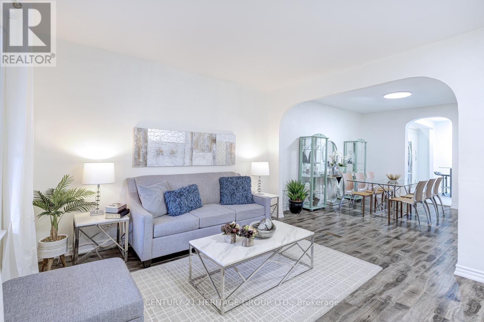 54 Roseheath Avenue, Toronto, Ontario  M4C 3P5 - Photo 14 - E12933116