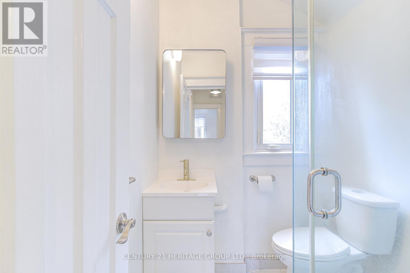 54 Roseheath Avenue, Toronto, Ontario  M4C 3P5 - Photo 31 - E12933116