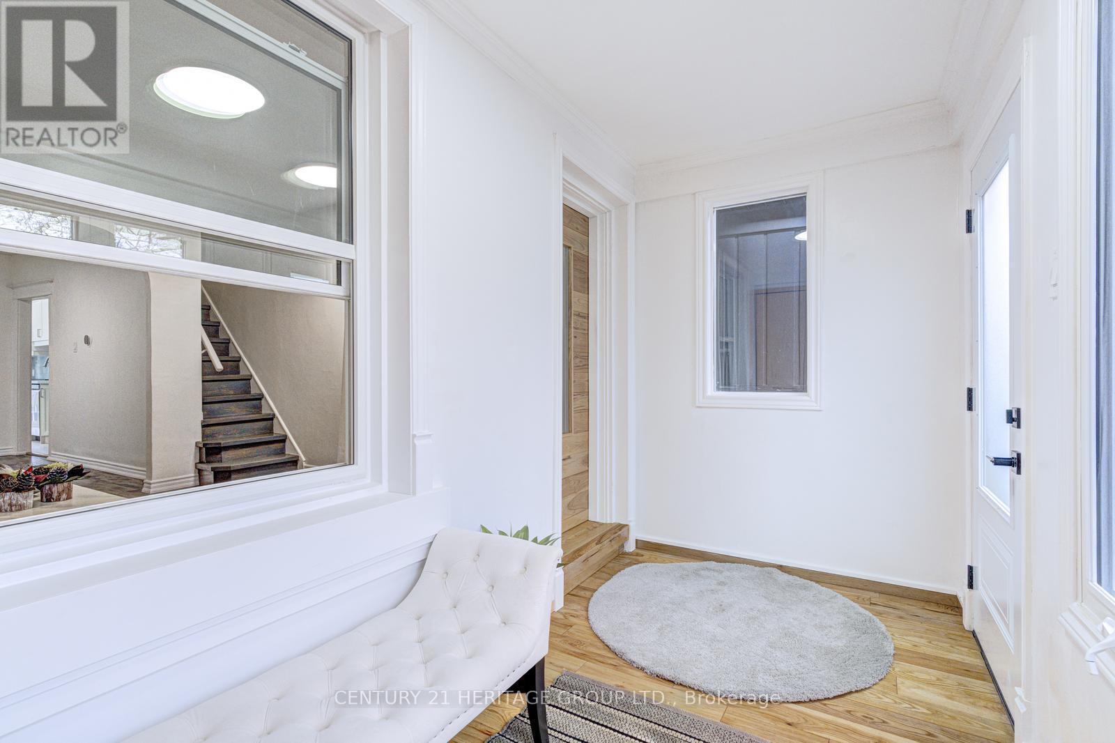 54 Roseheath Avenue, Toronto, Ontario  M4C 3P5 - Photo 3 - E12933116