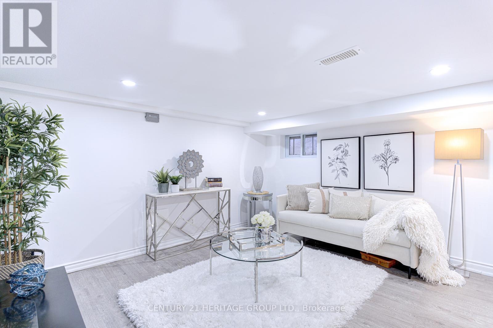 54 Roseheath Avenue, Toronto, Ontario  M4C 3P5 - Photo 33 - E12933116