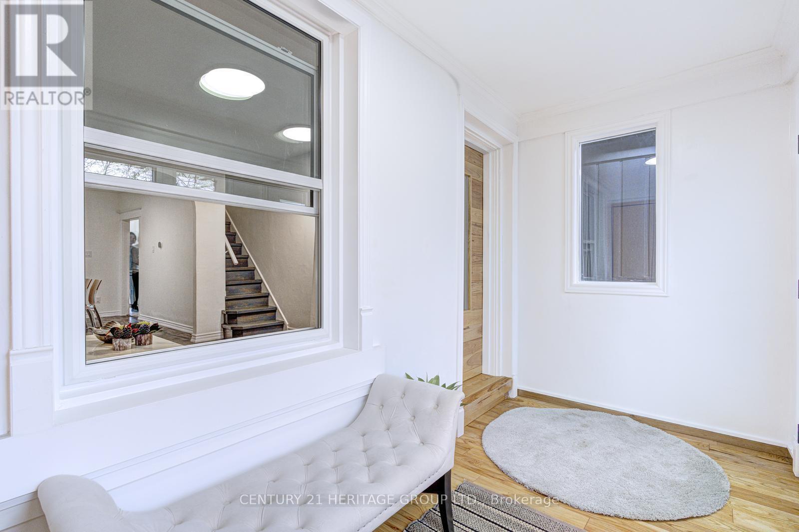 54 Roseheath Avenue, Toronto, Ontario  M4C 3P5 - Photo 5 - E12933116