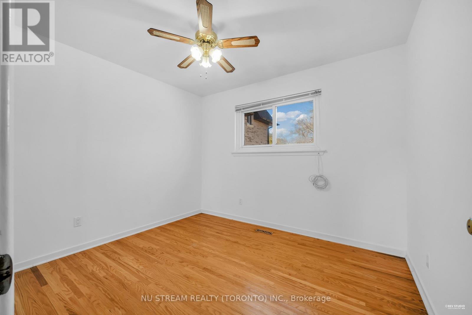 18 Emily Carr Street, Markham, Ontario  L3R 2K4 - Photo 15 - N12932882