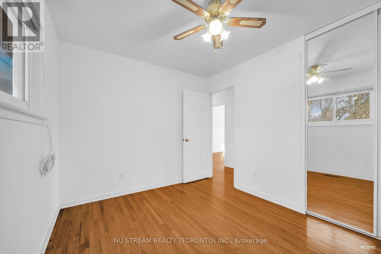 18 Emily Carr Street, Markham, Ontario  L3R 2K4 - Photo 17 - N12932882