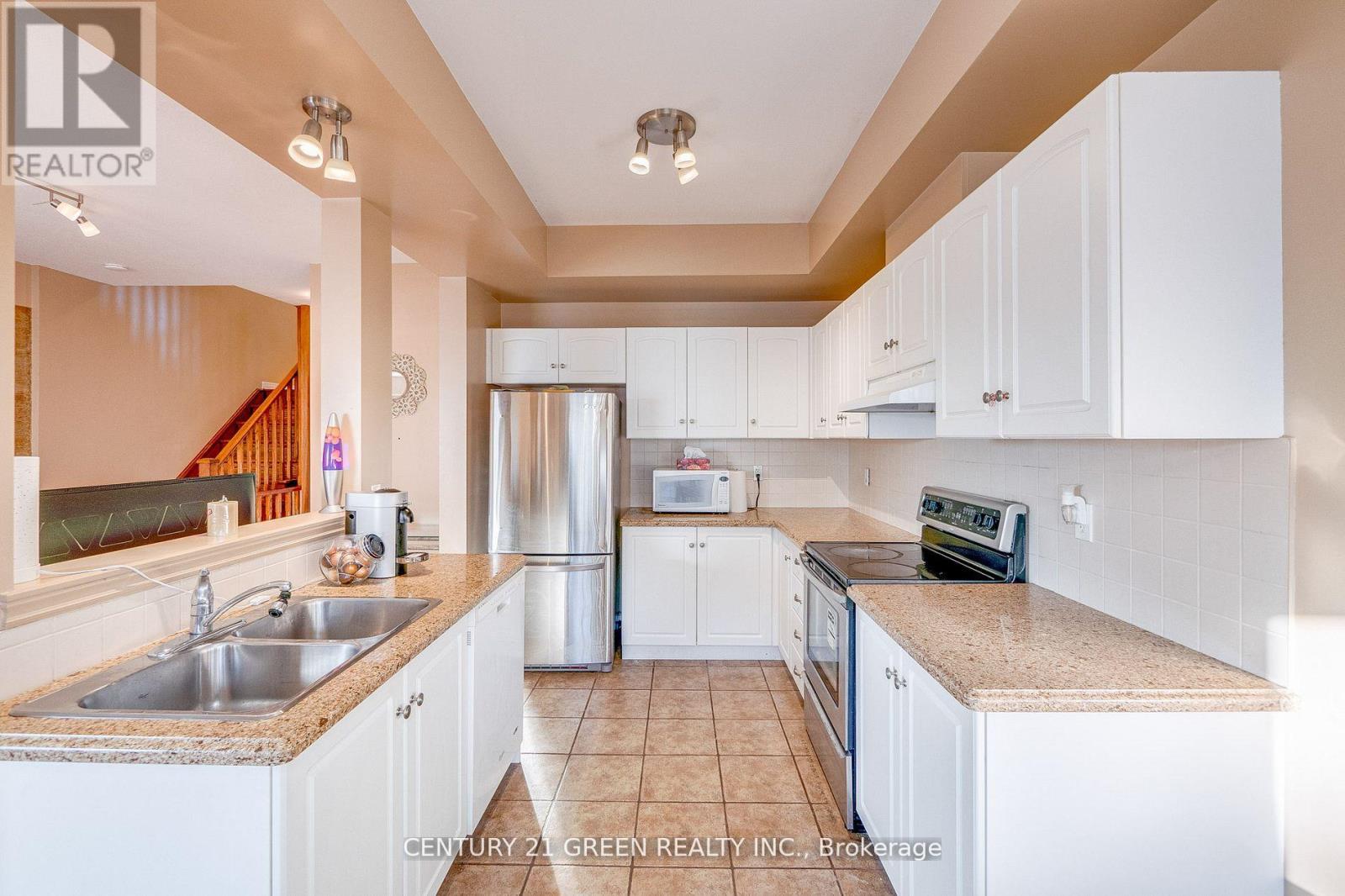 18 Palacebeach Trail, Hamilton, Ontario  L8E 5C3 - Photo 14 - X12932308