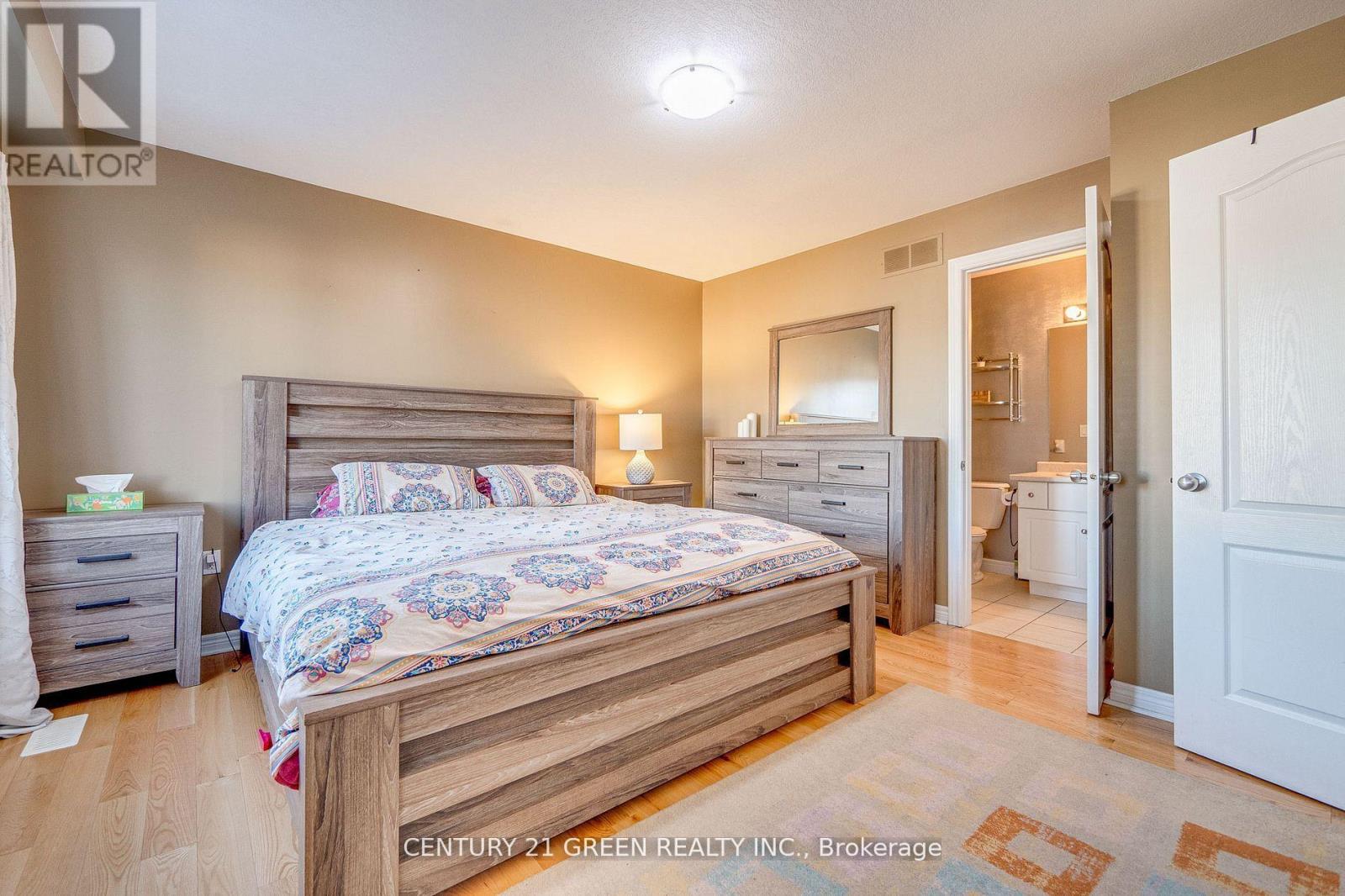 18 Palacebeach Trail, Hamilton, Ontario  L8E 5C3 - Photo 24 - X12932308