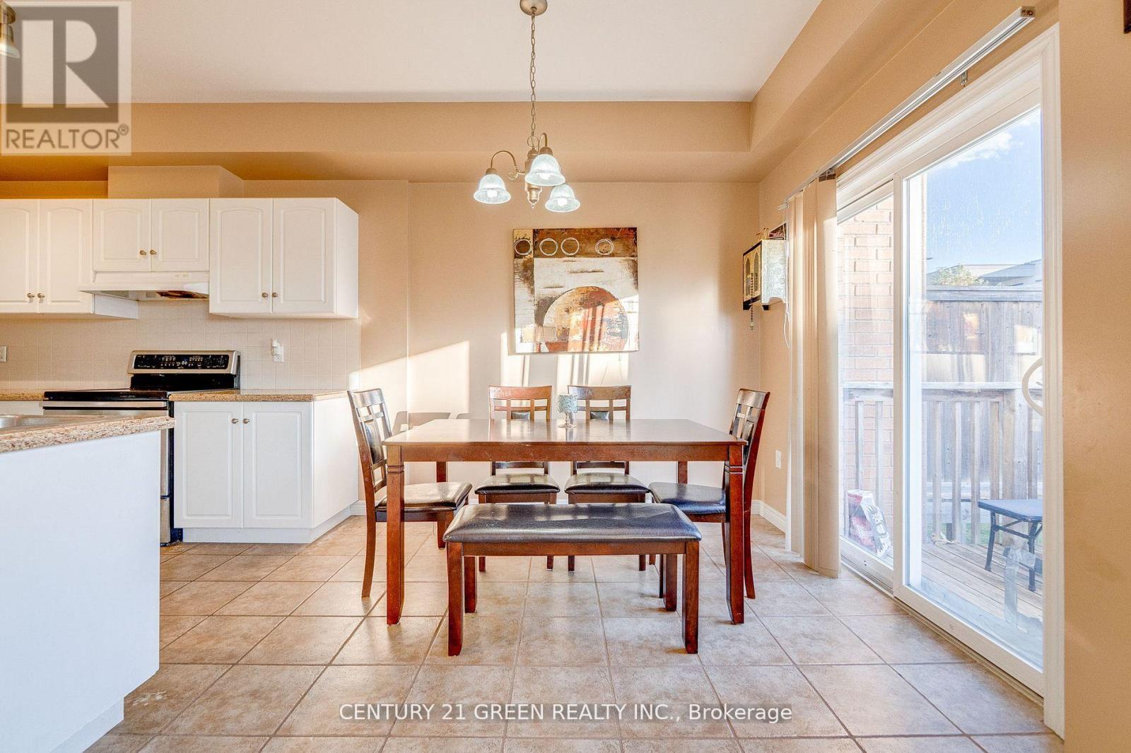 18 Palacebeach Trail, Hamilton, Ontario  L8E 5C3 - Photo 13 - X12932308