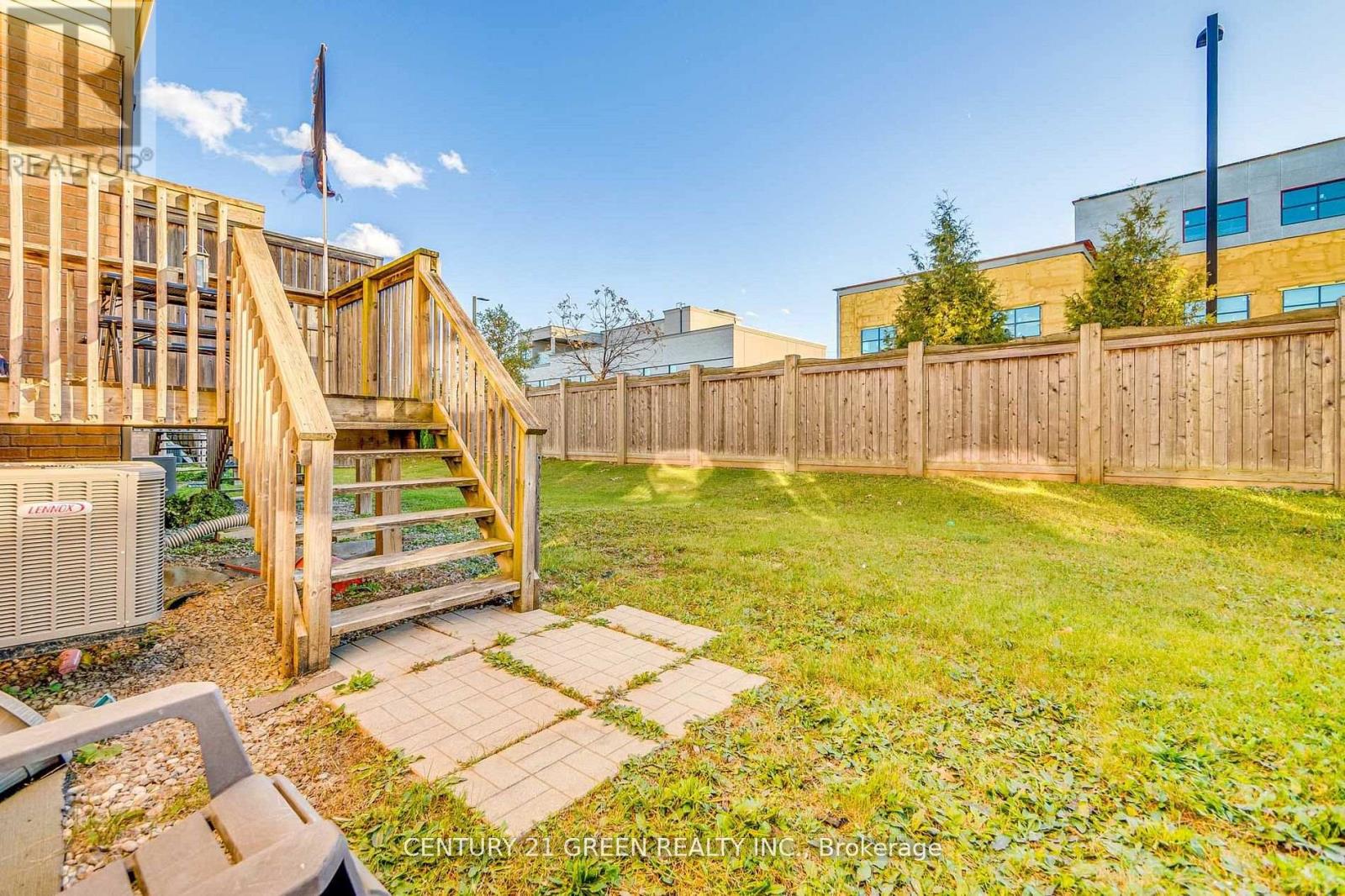 18 Palacebeach Trail, Hamilton, Ontario  L8E 5C3 - Photo 37 - X12932308