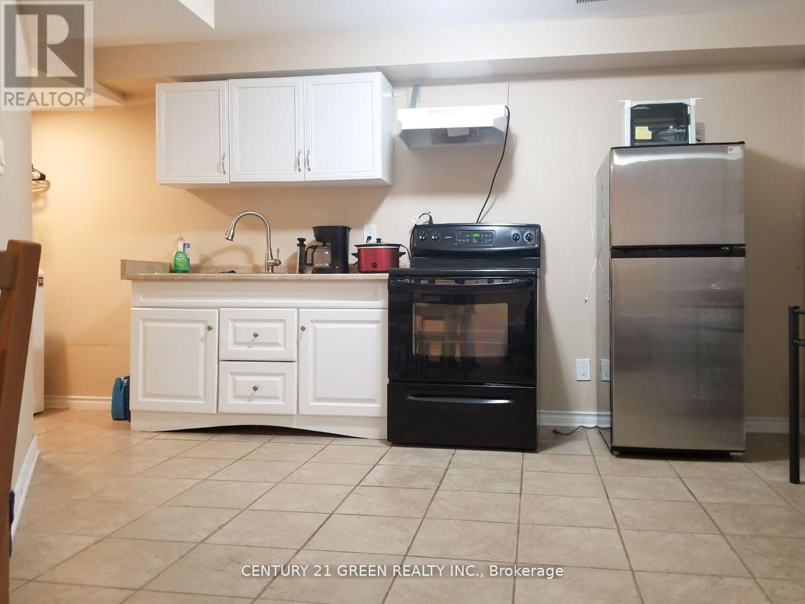 18 Palacebeach Trail, Hamilton, Ontario  L8E 5C3 - Photo 31 - X12932308