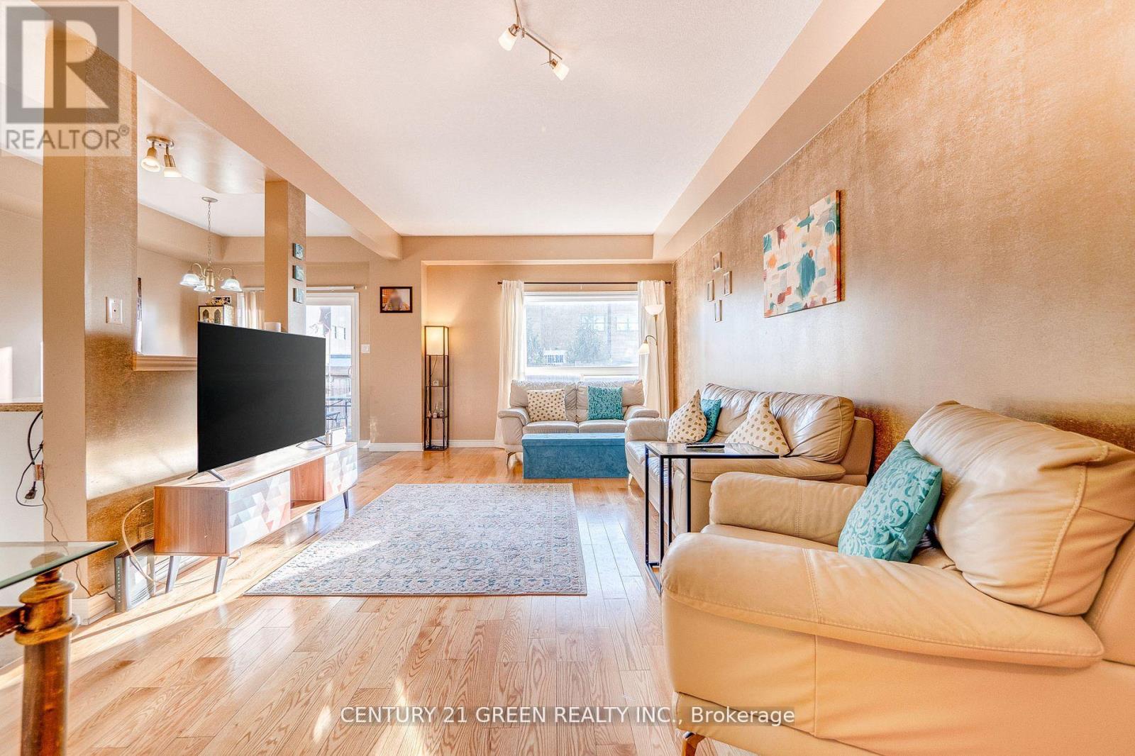 18 Palacebeach Trail, Hamilton, Ontario  L8E 5C3 - Photo 9 - X12932308