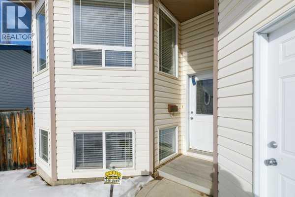 12 Dentoom, Red Deer, Alberta  T4R 3H6 - Photo 2 - A2288377