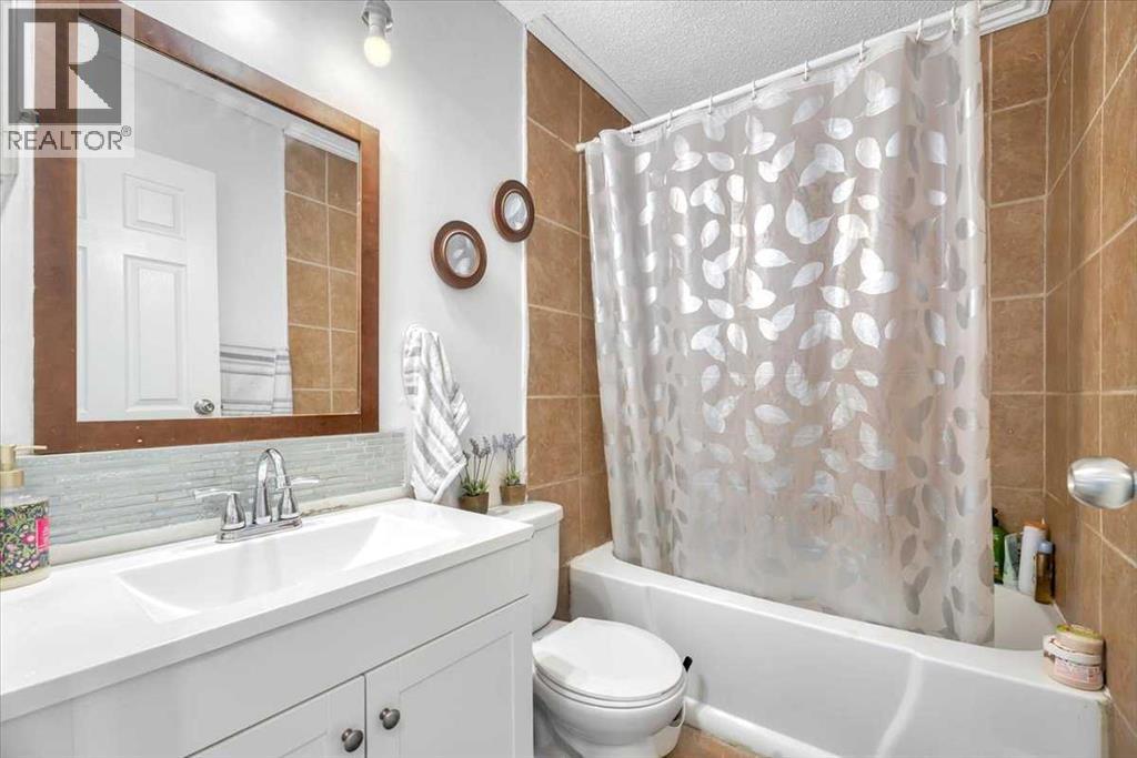 19 Castlepark Way Ne, Calgary, Alberta  T3J 1R7 - Photo 20 - A2288597