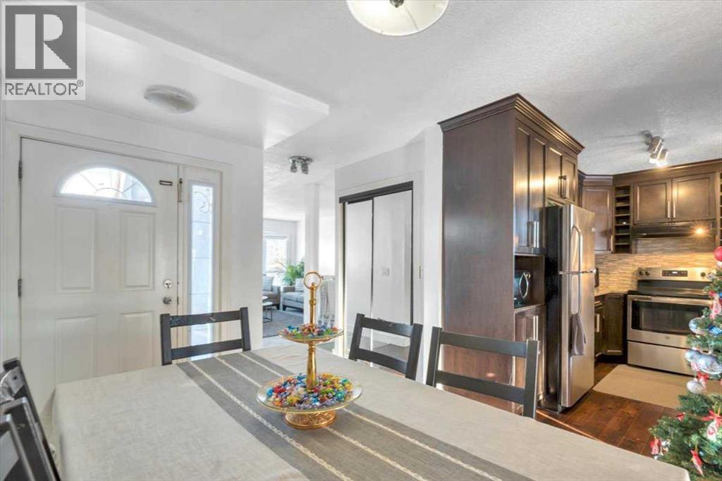 19 Castlepark Way Ne, Calgary, Alberta  T3J 1R7 - Photo 6 - A2288597