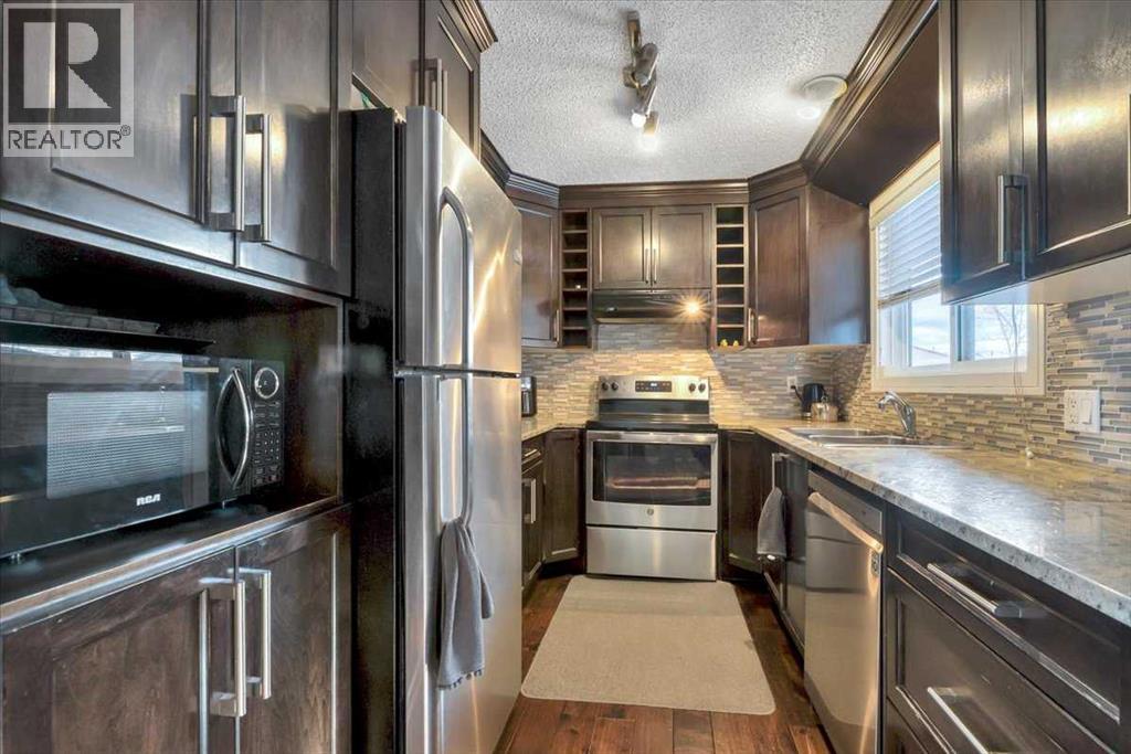 19 Castlepark Way Ne, Calgary, Alberta  T3J 1R7 - Photo 7 - A2288597