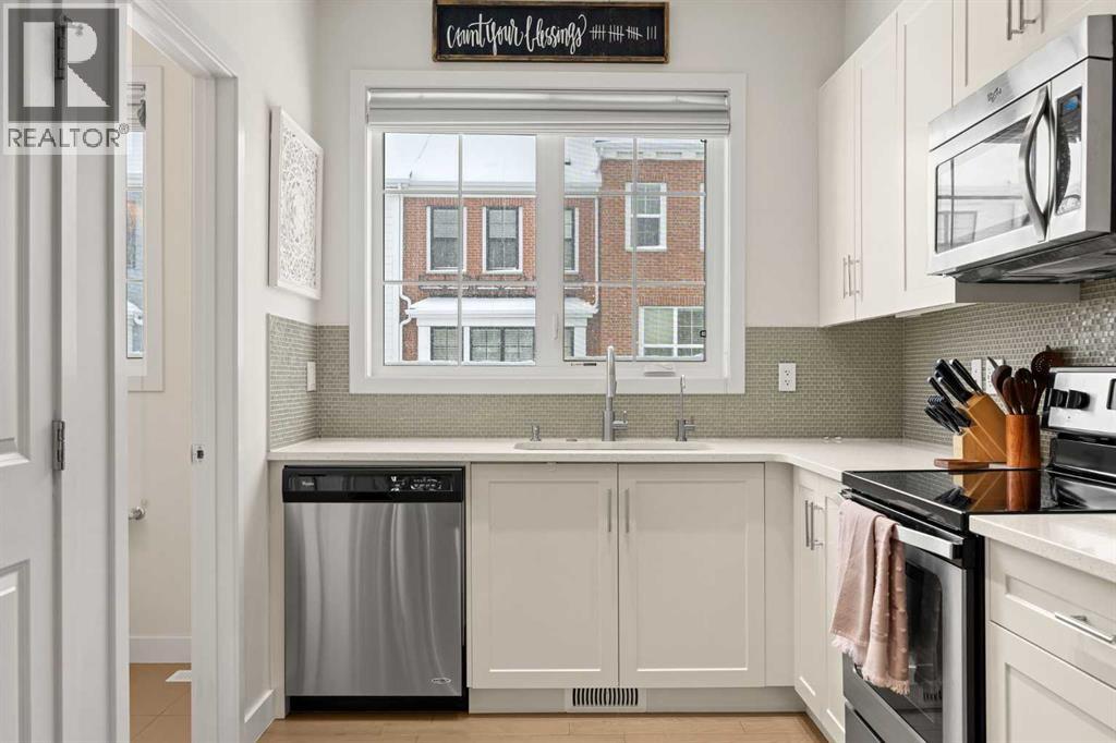 10 Sherwood Row Nw, Calgary, Alberta T3R 0X1 - Photo 7 - A2295948