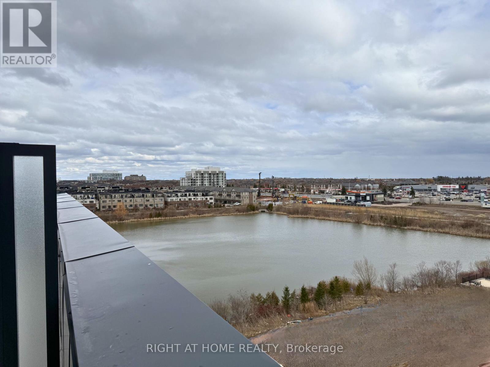 B 606 - 3071 Trafalgar Road, Oakville, Ontario  L6H 8C6 - Photo 5 - W12930354