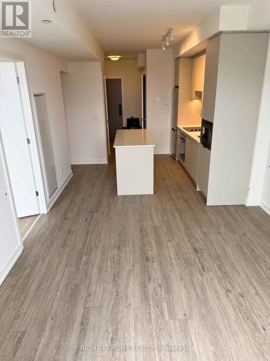 B 606 - 3071 Trafalgar Road, Oakville, Ontario  L6H 8C6 - Photo 2 - W12930354