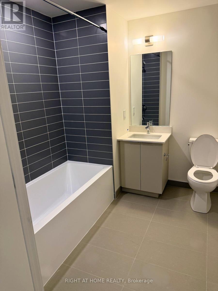 B 606 - 3071 Trafalgar Road, Oakville, Ontario  L6H 8C6 - Photo 4 - W12930354