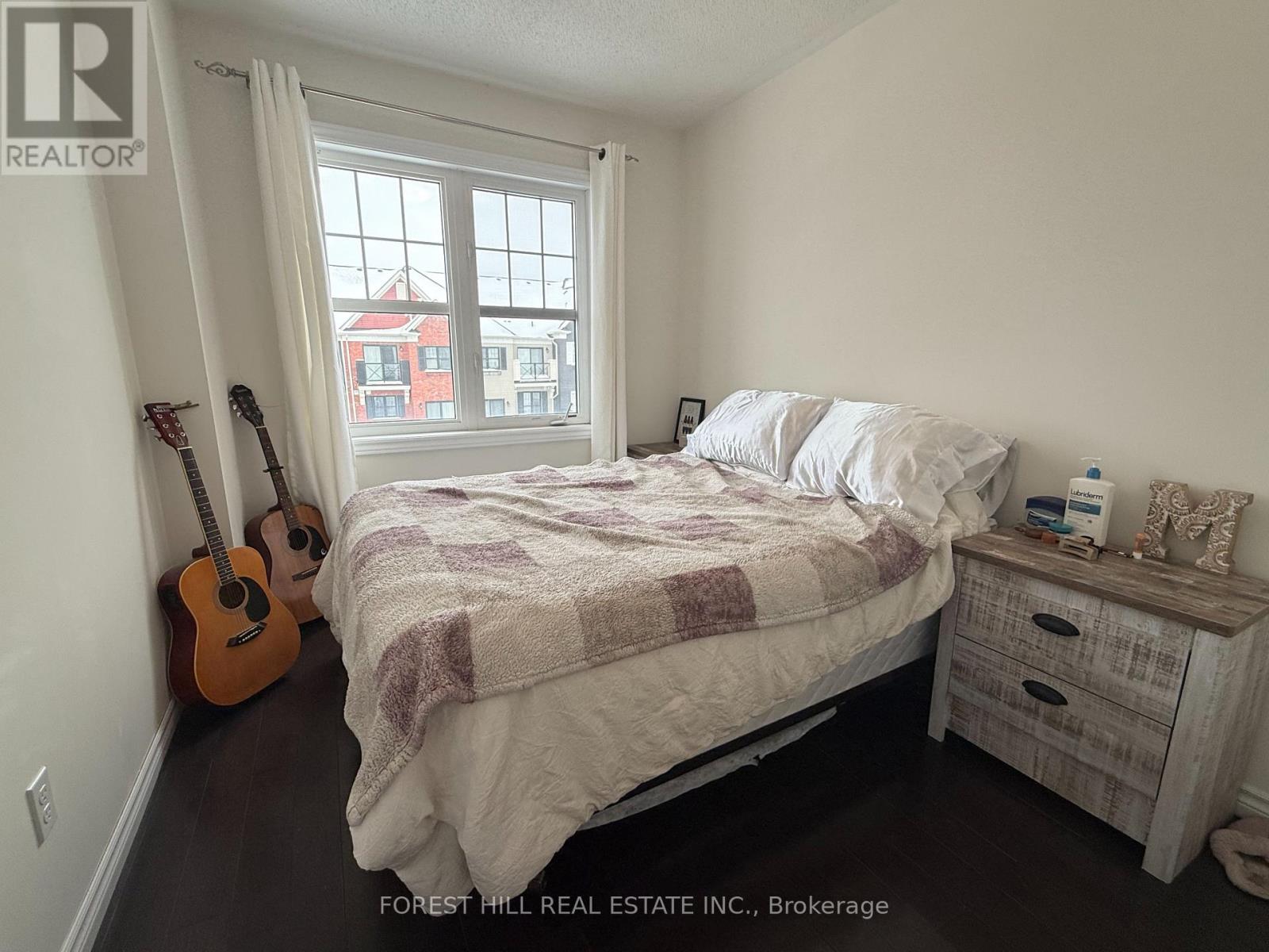 42 Bert Tait Lane, Whitchurch-Stouffville (Stouffville), Ontario  L4A 1Y3 - Photo 9 - N12933226