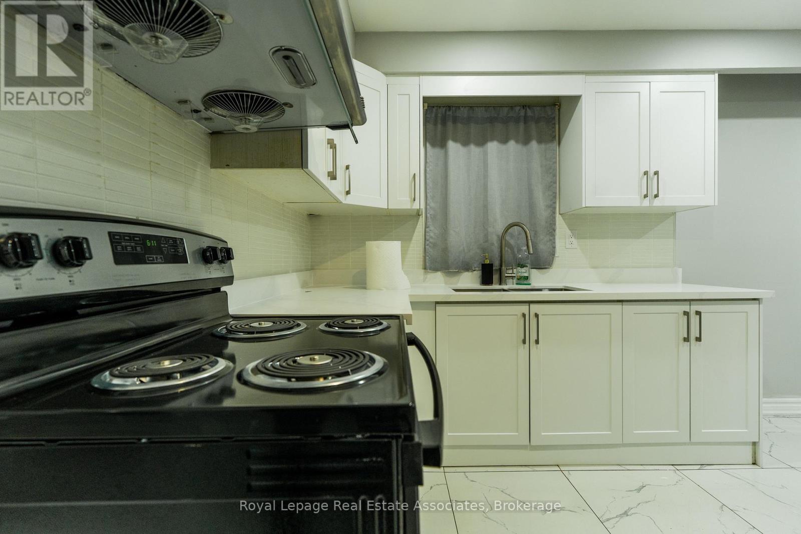 337 Hansen Road N, Brampton, Ontario  L6V 2Y2 - Photo 12 - W12933214