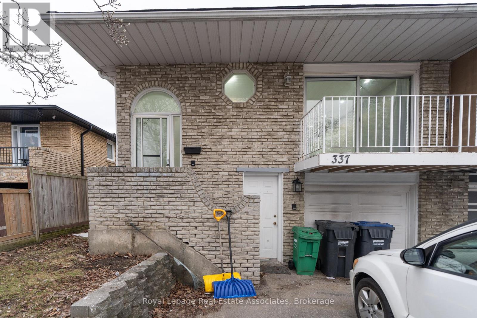 337 Hansen Road N, Brampton, Ontario  L6V 2Y2 - Photo 3 - W12933214