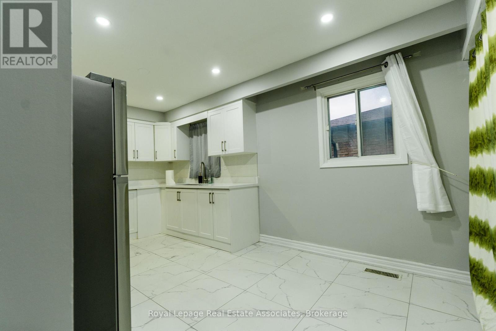 337 Hansen Road N, Brampton, Ontario  L6V 2Y2 - Photo 9 - W12933214