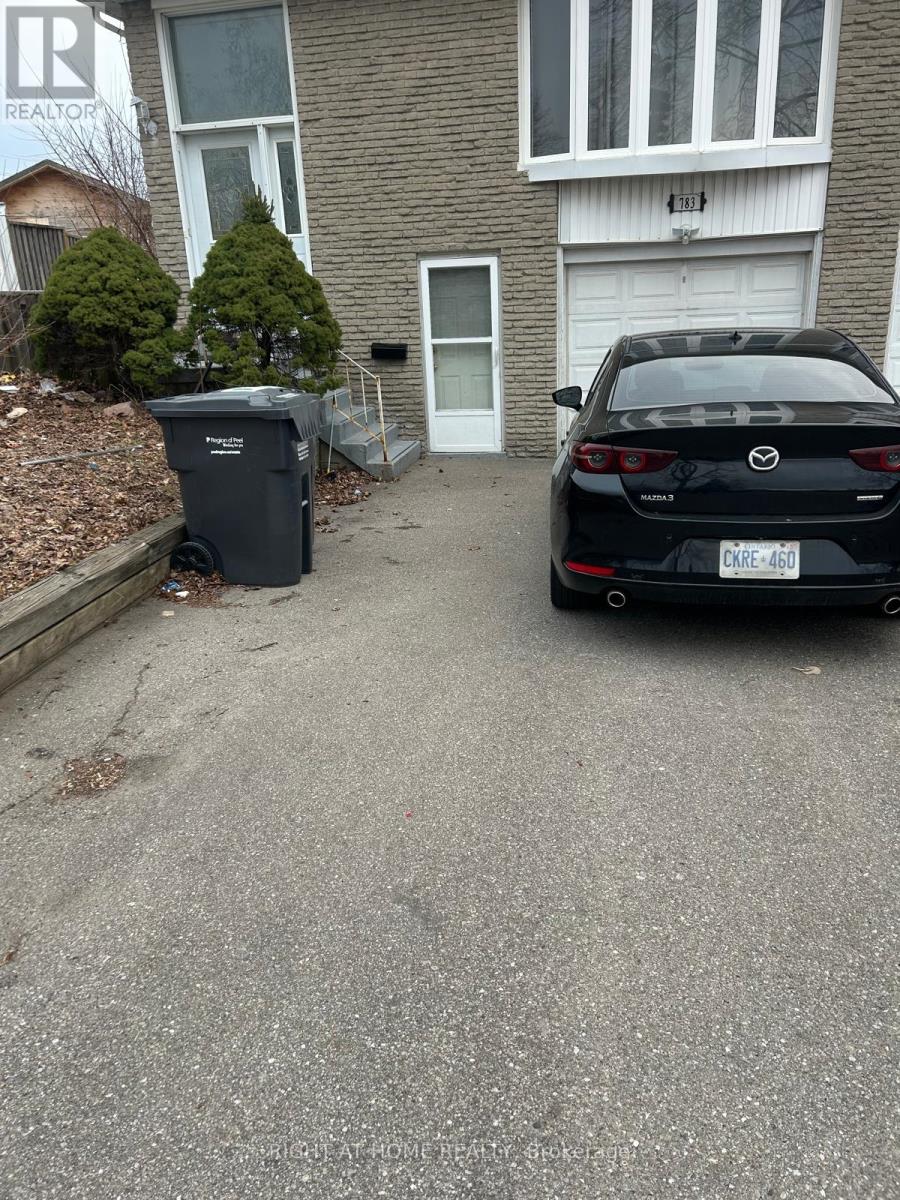 783 CONSORT CRESCENT, Mississauga, Ontario