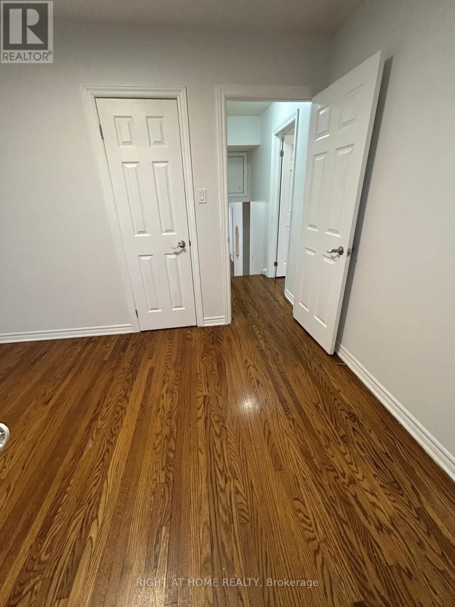 783 Consort Crescent, Mississauga, Ontario  L5C 1J8 - Photo 11 - W12933222