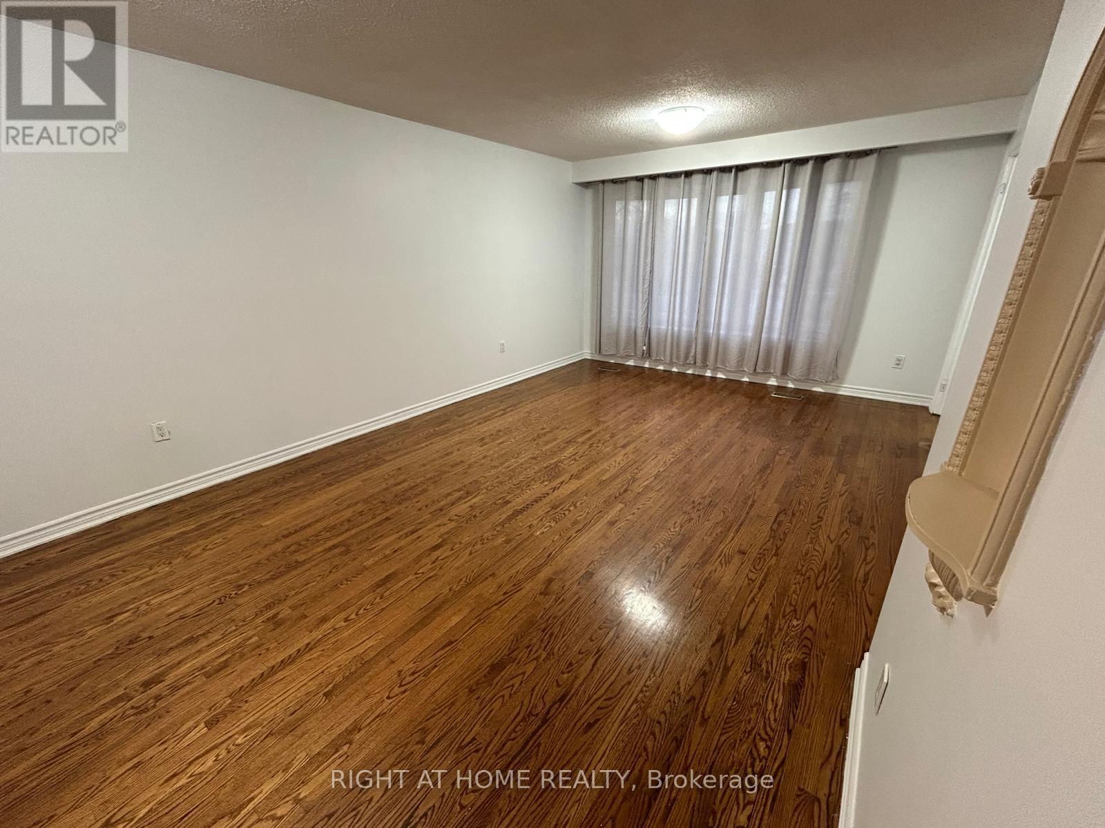 783 Consort Crescent, Mississauga, Ontario  L5C 1J8 - Photo 12 - W12933222