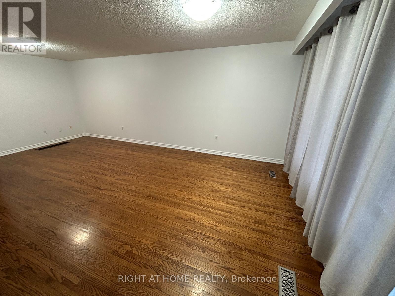 783 Consort Crescent, Mississauga, Ontario  L5C 1J8 - Photo 16 - W12933222