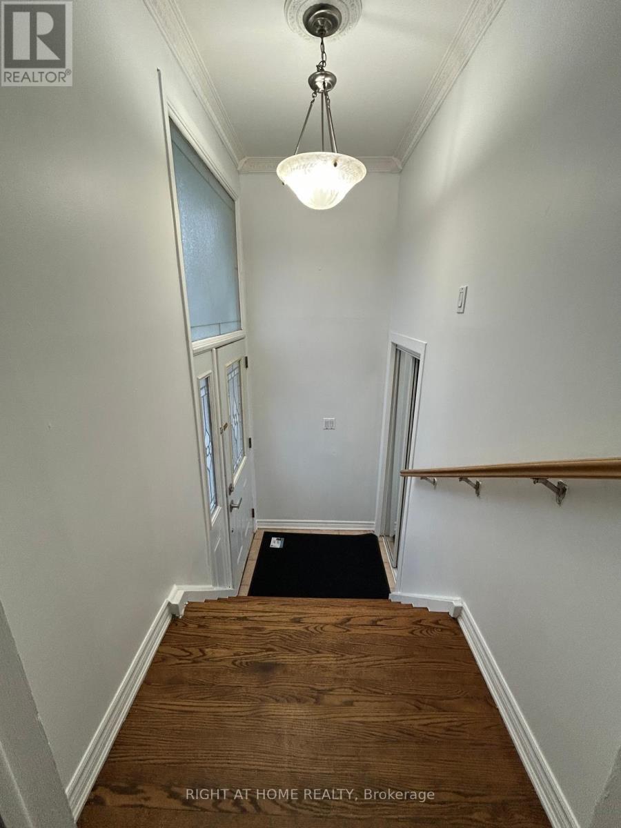 783 Consort Crescent, Mississauga, Ontario  L5C 1J8 - Photo 17 - W12933222