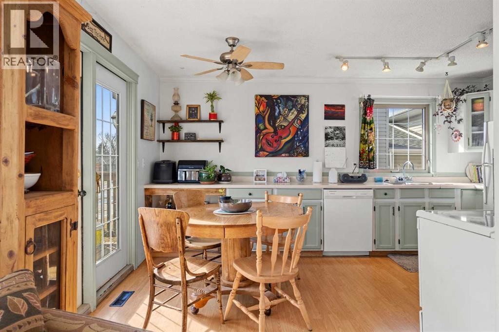 317 Banister Drive, Okotoks, Alberta  T1S 1E4 - Photo 9 - A2291819