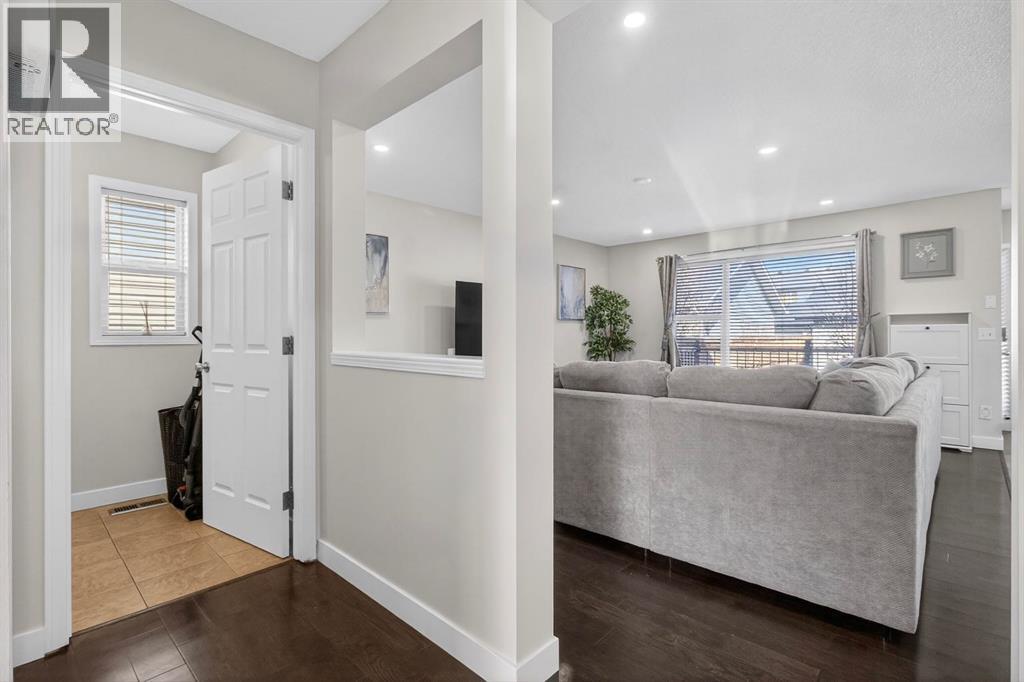 28 Elgin View Se, Calgary, Alberta  T2Z 4Z6 - Photo 6 - A2292658