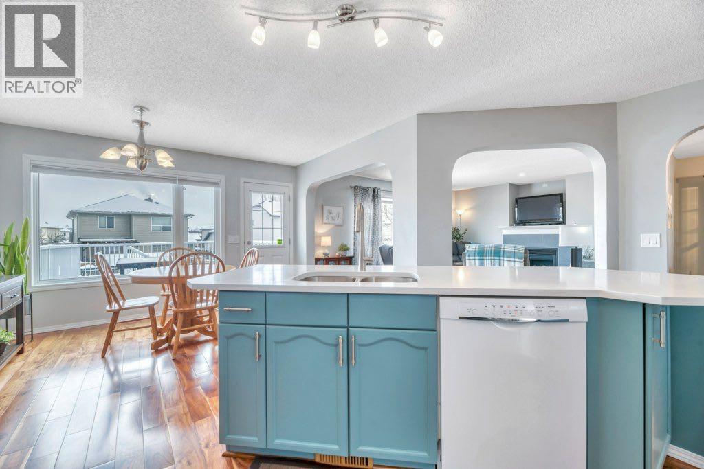 144 Springmere Close, Chestermere, Alberta  T1X 1J9 - Photo 8 - A2293499