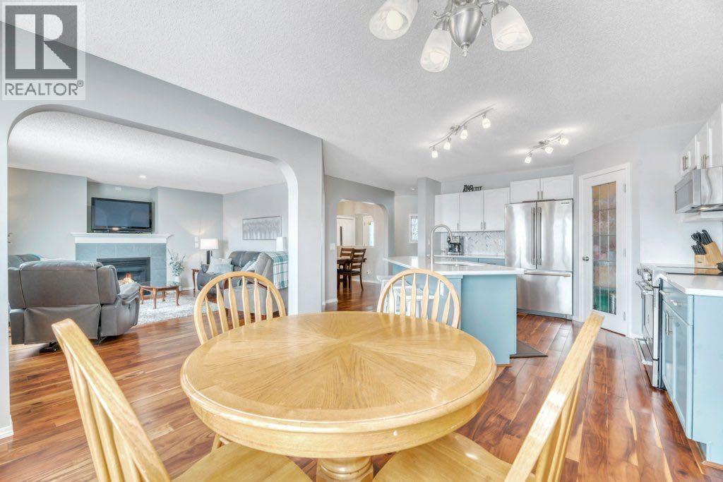 144 Springmere Close, Chestermere, Alberta  T1X 1J9 - Photo 9 - A2293499