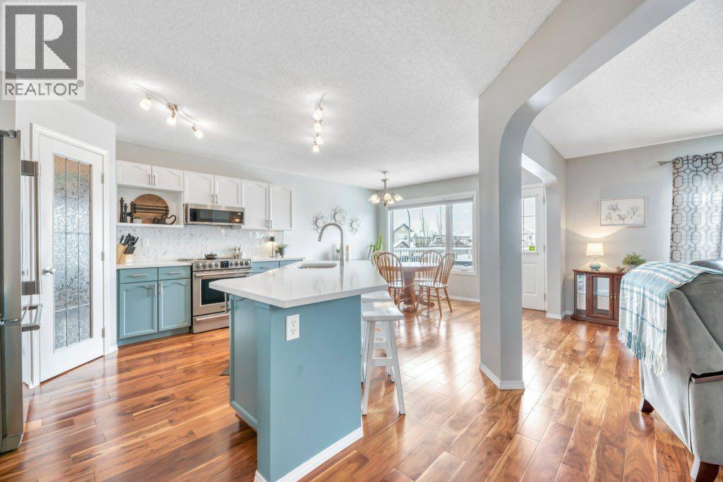 144 Springmere Close, Chestermere, Alberta  T1X 1J9 - Photo 7 - A2293499