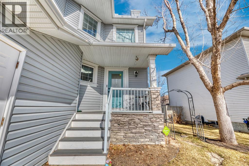 144 Springmere Close, Chestermere, Alberta  T1X 1J9 - Photo 2 - A2293499