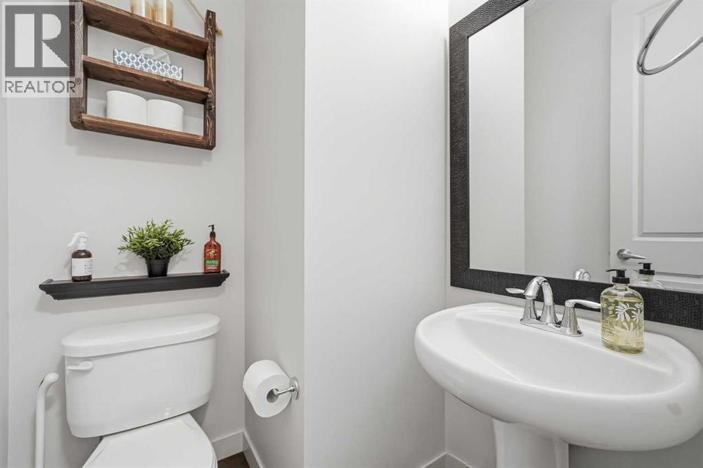 37 Elgin Meadows Manor SE, Calgary, Alberta  T2Z 0S2 - Photo 18 - A2296514