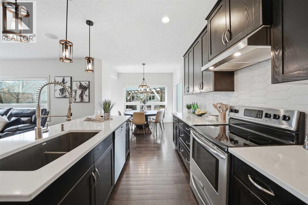 37 Elgin Meadows Manor SE, Calgary, Alberta  T2Z 0S2 - Photo 10 - A2296514