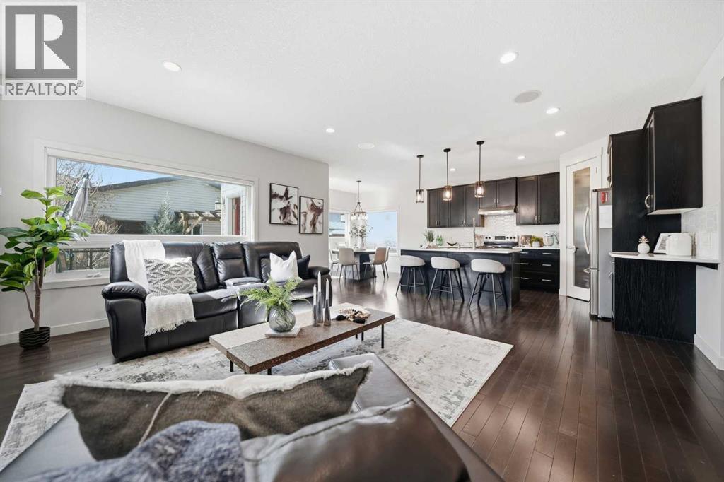 37 Elgin Meadows Manor SE, Calgary, Alberta  T2Z 0S2 - Photo 5 - A2296514