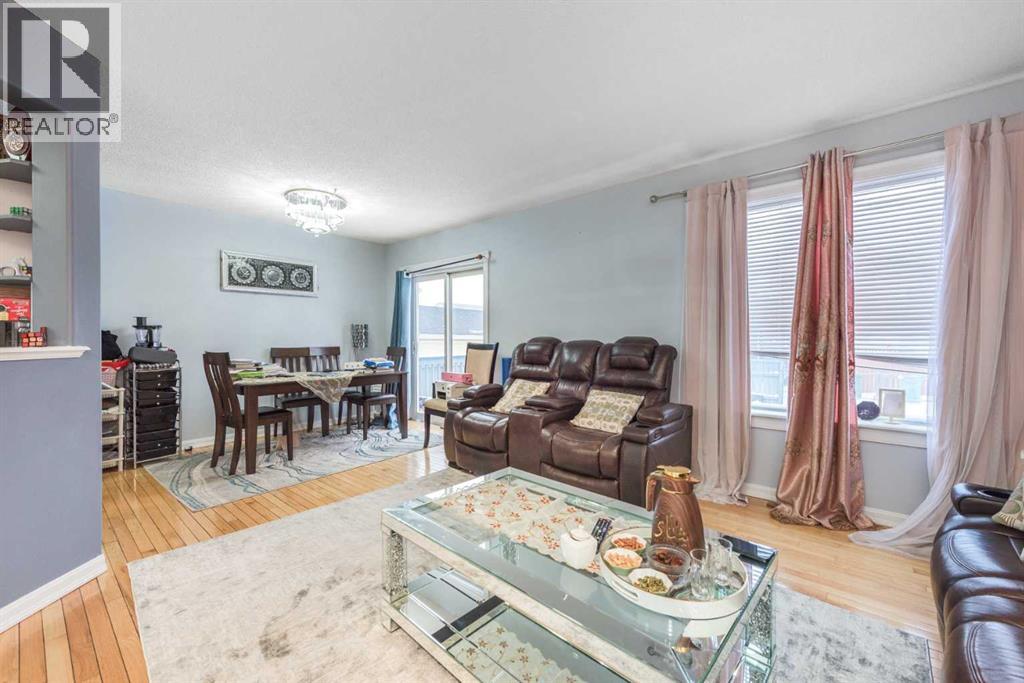 3810 Catalina Boulevard Ne, Calgary, Alberta  T1Y 6Y3 - Photo 3 - A2286747