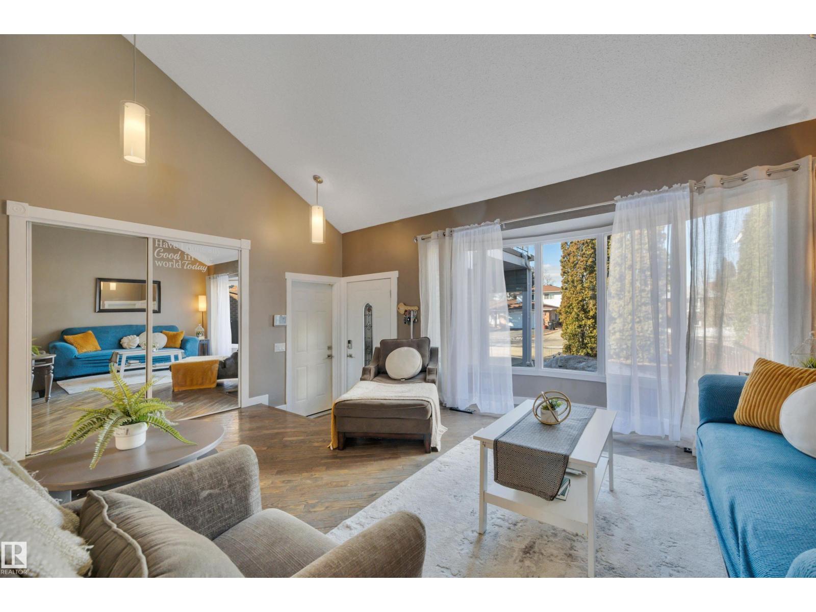 8807 31 Av Nw, Edmonton, Alberta  T6K 3A7 - Photo 7 - E4478323