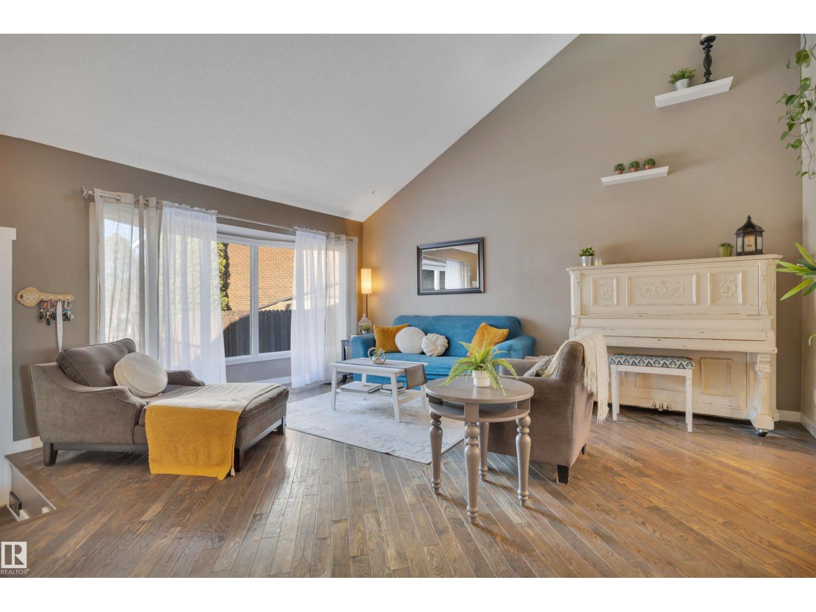 8807 31 Av Nw, Edmonton, Alberta  T6K 3A7 - Photo 5 - E4478323